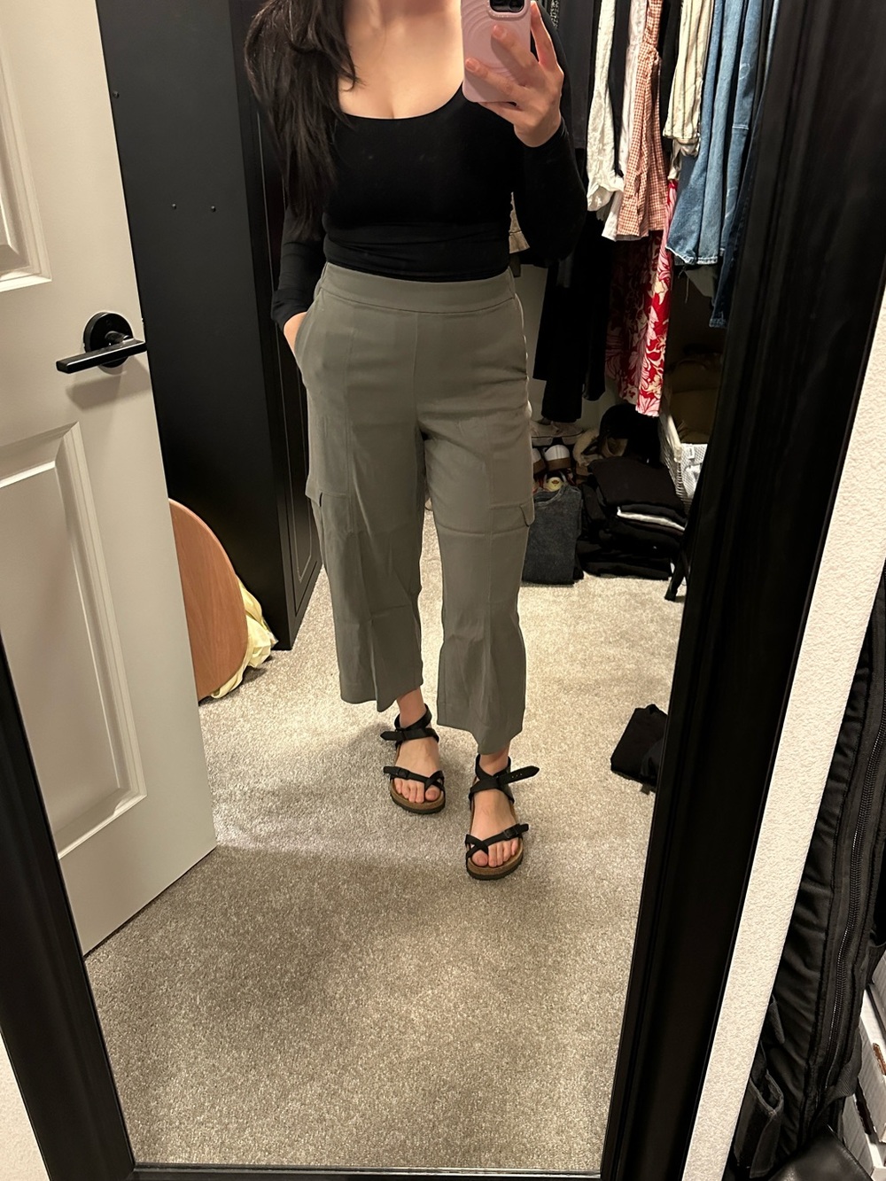 Black long sleeve crop
